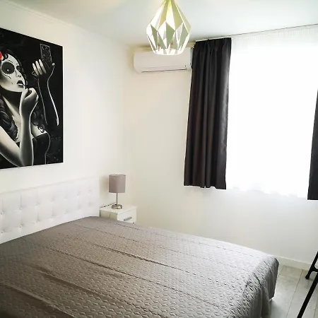 Aparthotel No.44 *